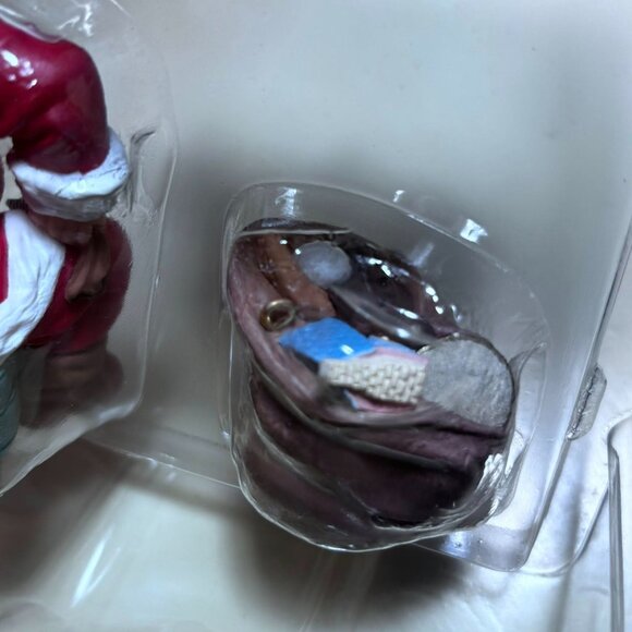 Hallmark Keepsake 2002 “Santa’s Big Night” – KOC Club 4-Piece Set (QXC2002) with - Picture 10 of 11